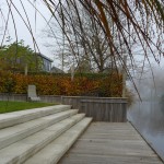 Moderne tuin aan water – een tuinvoorbeeld