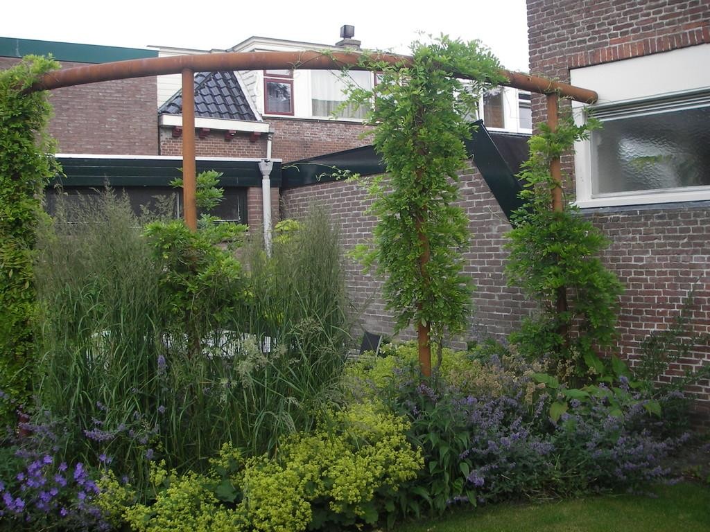 cortenstaal pergola, stijlvol element en duurzame oplossing 